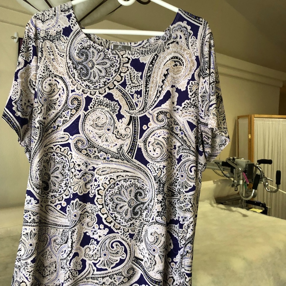 Women’s dress blouse